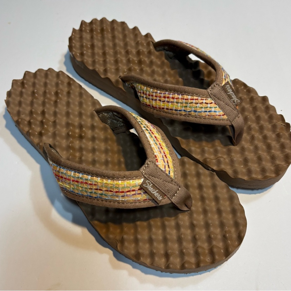 Skechers Wave Works Summer High sandals brown multi featuring woven raffia upper